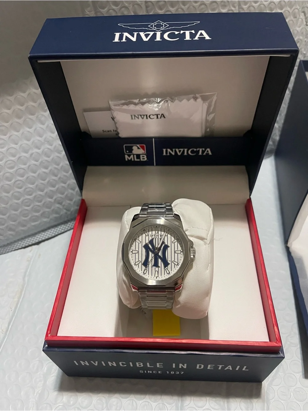 nvicta Speedway New York Edition Men's Watch - 42mm. Steel (49859) new